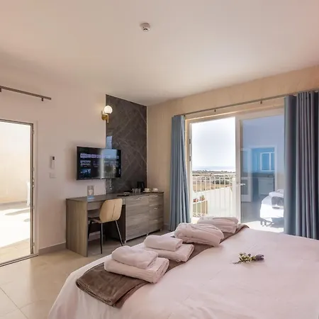 Ta'battista With Pool - Gozo *