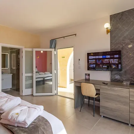 Hotel Ta'battista With Pool - Gozo
