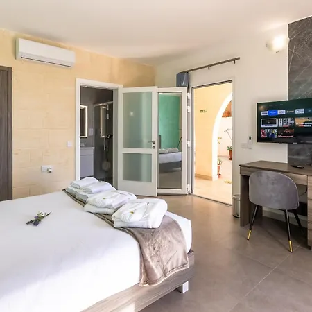 Hotel Ta'battista With Pool - Gozo
