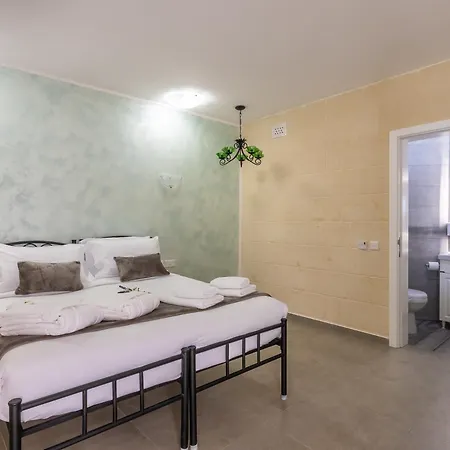 Ta'battista With Pool - Gozo Hotel *