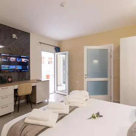 Ta'battista With Pool - Gozo Xewkija