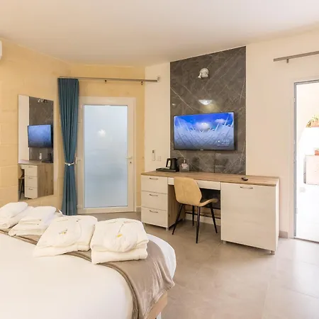 Ta'battista With Pool - Gozo Xewkija