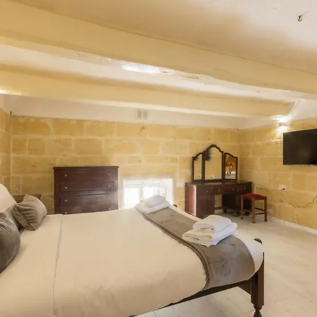 Hotel Ta'battista With Pool - Gozo *