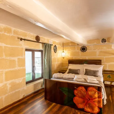 Ta'battista With Pool - Gozo Xewkija