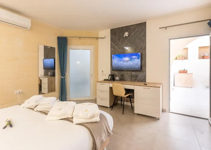 Ta'battista With Pool - Gozo Xewkija