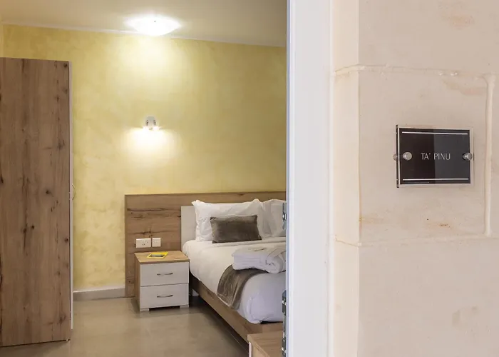 Otel Ta'battista With Pool - Gozo Xewkija