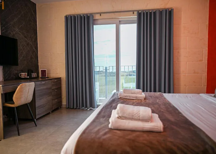 Hotel Ta' Battista With Pool - Gozo Xewkija