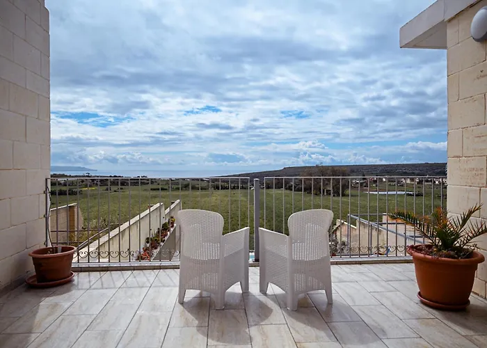 Ta' Battista With Pool - Gozo Hotel