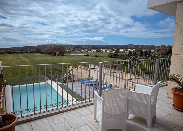 Ta' Battista With Pool - Gozo Hotel