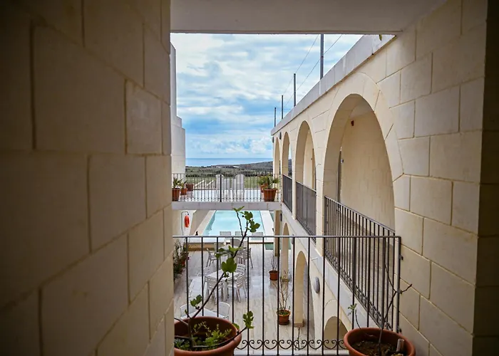 Ta' Battista With Pool - Gozo